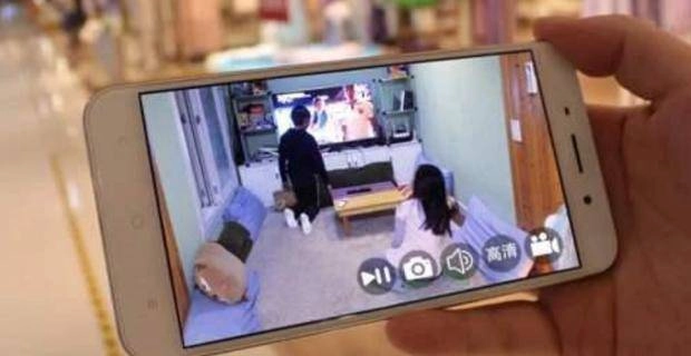 Có giúp việc mới con trai luôn đòi đi ngủ xem camera mẹ đưa ngay cho cô gái 17 triệu - 3