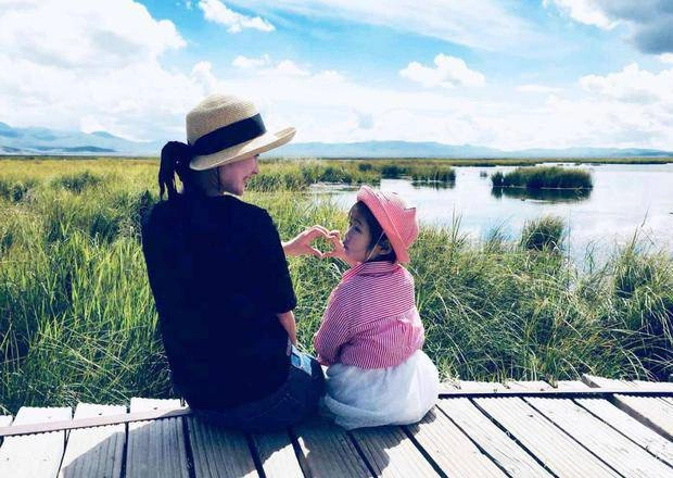 Có giúp việc mới con trai luôn đòi đi ngủ xem camera mẹ đưa ngay cho cô gái 17 triệu - 5