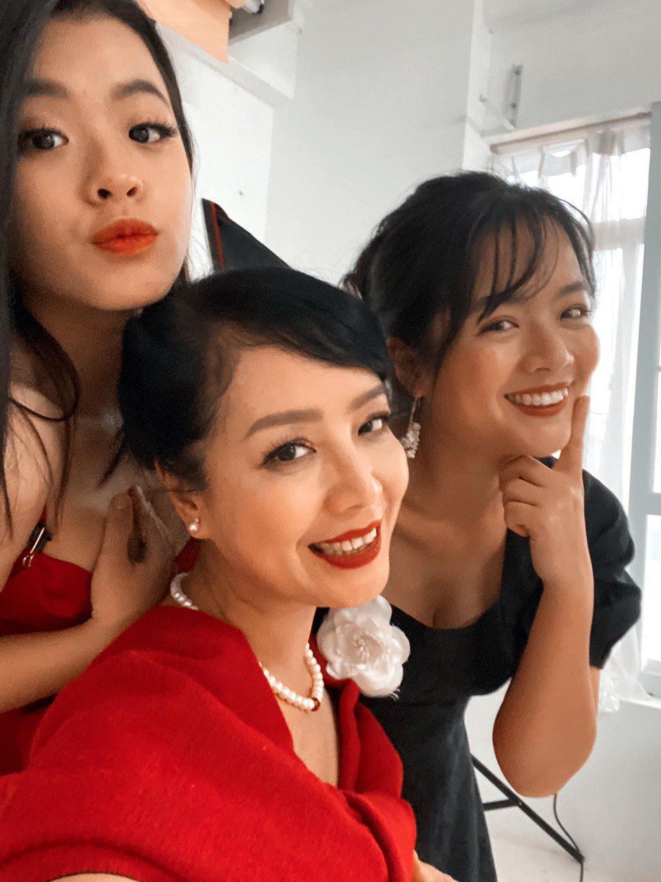 Con gái chiều xuân chung sân khấu phương mỹ chi giờ quyến rũ lộ ảnh khóa môi ở tuổi 16 - 9