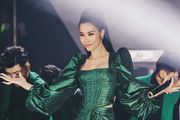 Đông nhi hành trình từ cô nàng cá tính đến bà bầu quyến rũ nhất nhì showbiz việt - 2