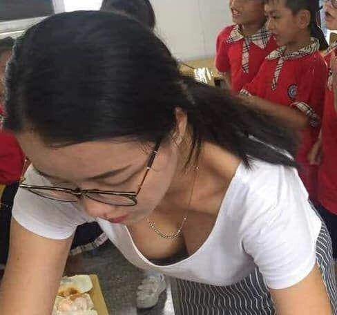 Đưa con trai đi học khi về nhà ông bố cứ nghĩ mãi về cô giáo - 5