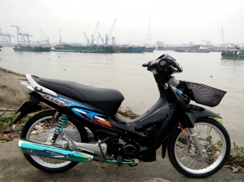 Future 125 độ ẩn thân trong phiên bản wave 125i của biker nước bạn - 4