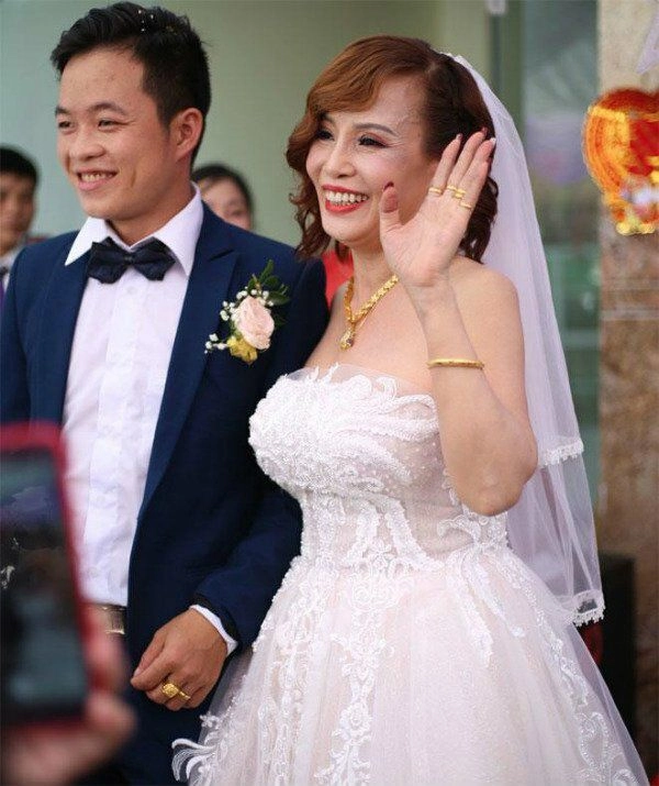 Hai hiện tượng mạng xã hội nổi tiếng với câu chuyện dao kéo liệu đâu là điểm dừng - 1