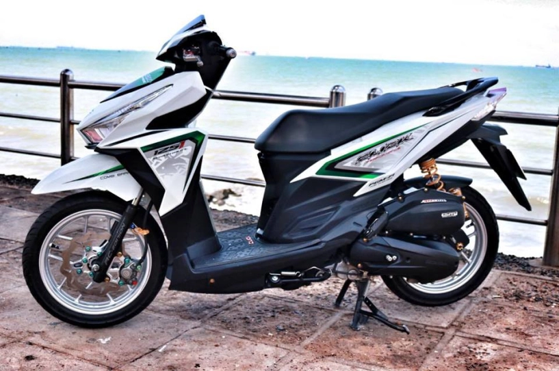 Honda click 125i độ cực chất khoe dáng dưới biển - 2