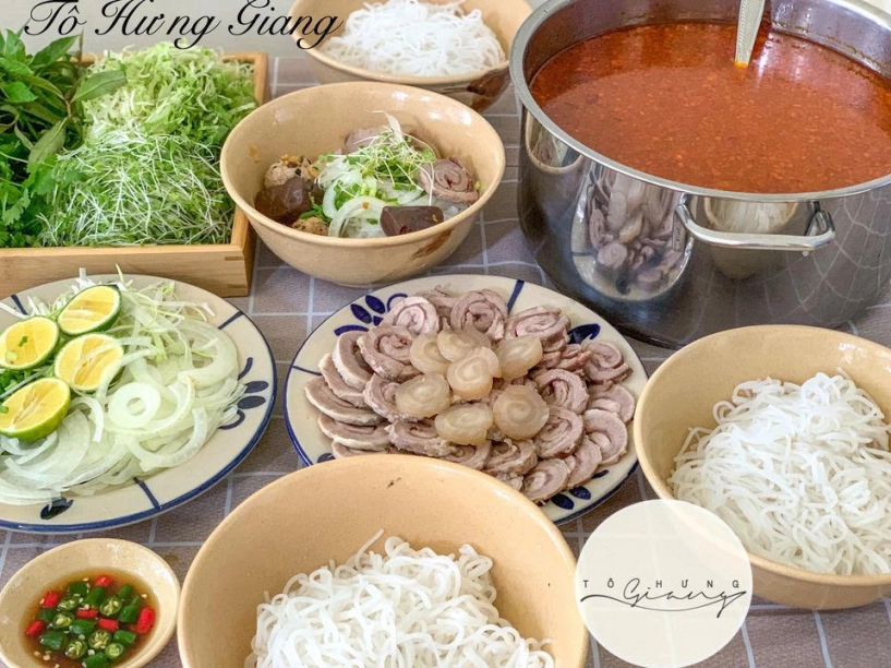 Hotmom hà nội mách cách nấu bún bò huế đầy thịt vừa ngon lại rẻ gấp đôi ngoài hàng - 2