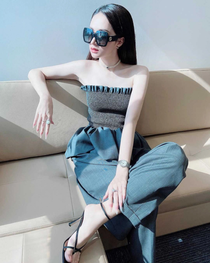 Hương giang khoe nhan sắc rực rỡ khi yêu làn da trắng bóc bất chấp camera thường - 1