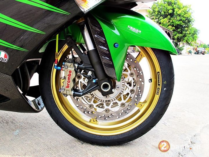 Kawasaki zx-14r trong bản độ khủng và ngầu hết mức tưởng tượng - 4