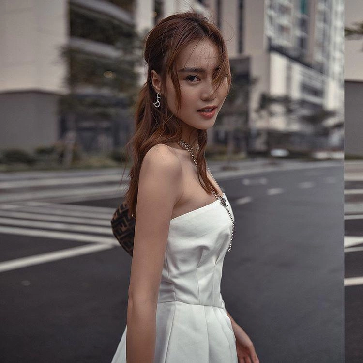 Khoe body mướt mát lan ngọc bị dân tình hỏi thẳng chị có đặt túi ngực không - 8
