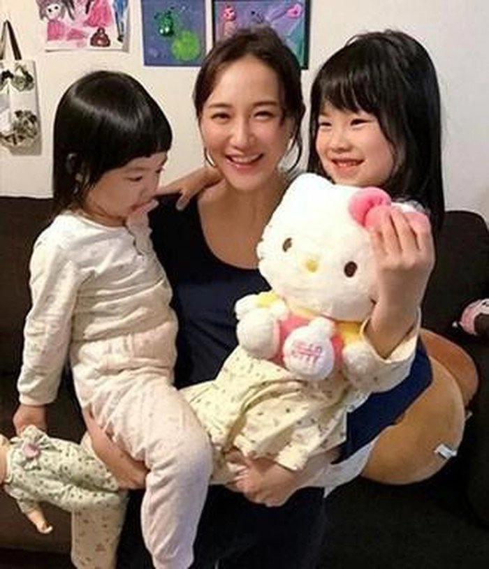 Làm mẹ đơn thân dv xinh đẹp khóc nấc kể chồng cũ đại gia bắt ngủ 4 người chung giường - 5