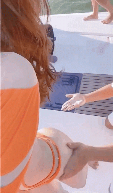 Mặc bikini trên du thuyền ngọc trinh quyến rũ các mỹ nhân khác cũng không phải dạng vừa - 3