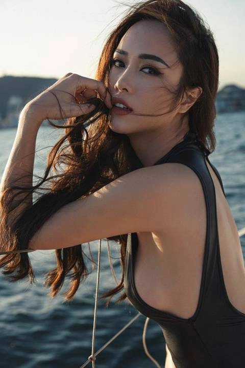Mặc bikini trên du thuyền ngọc trinh quyến rũ các mỹ nhân khác cũng không phải dạng vừa - 12