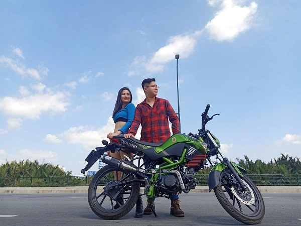 Mẹ đơn thân u40 trẻ mơn mởn đi bên cạnh con trai nhiều người hỏi chị lái máy bay à - 3