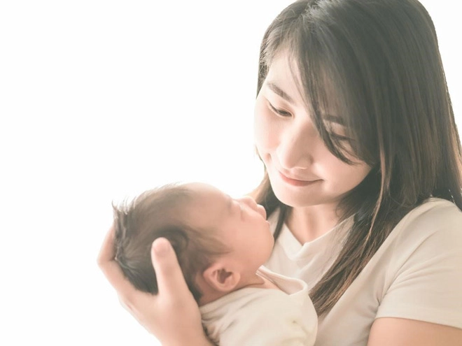Mẹ việt nuôi con và cuộc đua cân nặng phù phiếm - 1