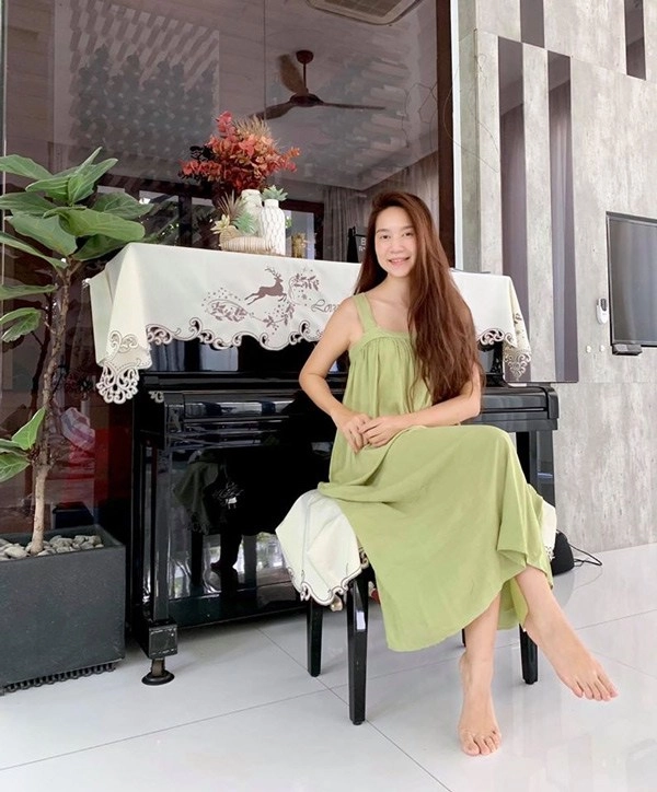 Minh hà từ hotgirl đến hotmom giảm hàng hiệu để chu toàn cho chồng con - 17