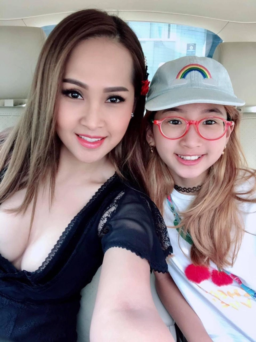 Một thời vạn người mê gái nhảy minh thư u50 ở mỹ vất vả nuôi con mặc bikini hái bưởi - 3