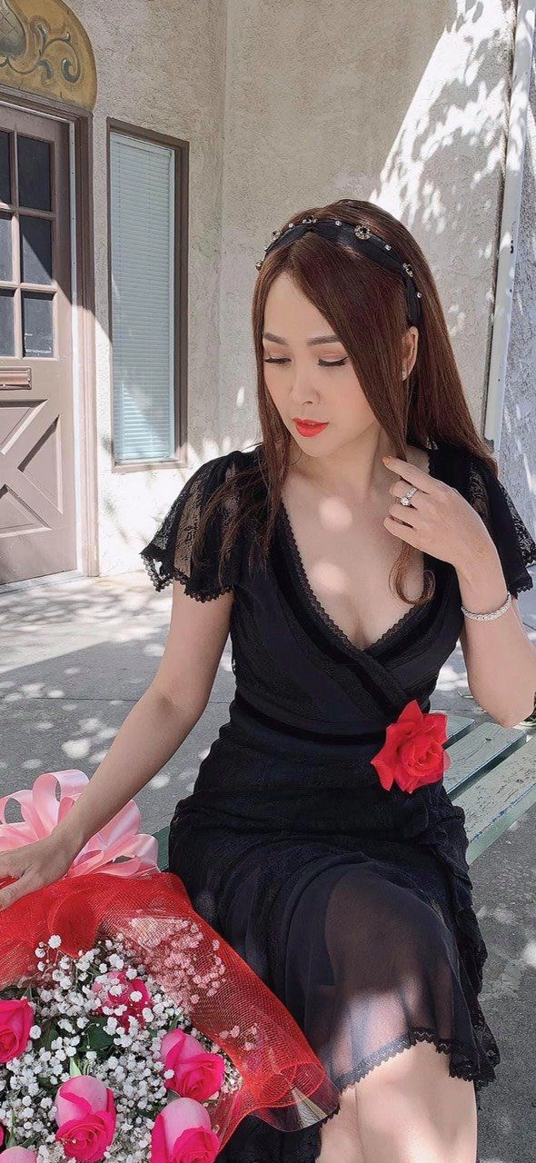 Một thời vạn người mê gái nhảy minh thư u50 ở mỹ vất vả nuôi con mặc bikini hái bưởi - 11