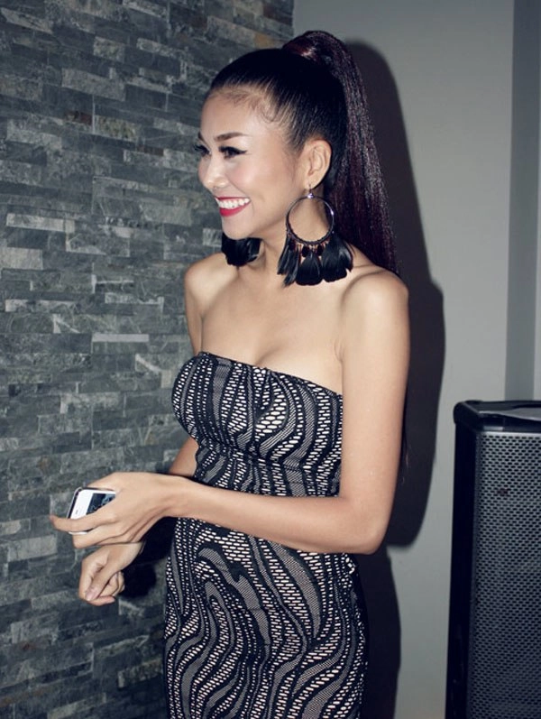 Mỹ tâm đeo chìa khoá làm bông tai nhưng đã hot bằng hoàng thuỳ dùng kim băng - 15