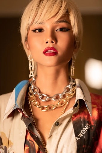 Mỹ tâm đeo chìa khoá làm bông tai nhưng đã hot bằng hoàng thuỳ dùng kim băng - 16