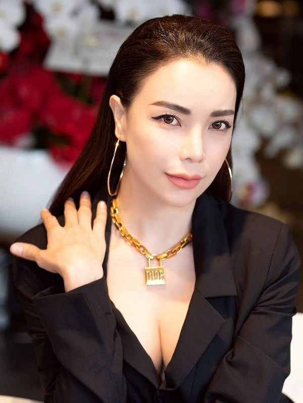Mỹ tâm đeo chìa khoá làm bông tai nhưng đã hot bằng hoàng thuỳ dùng kim băng - 17