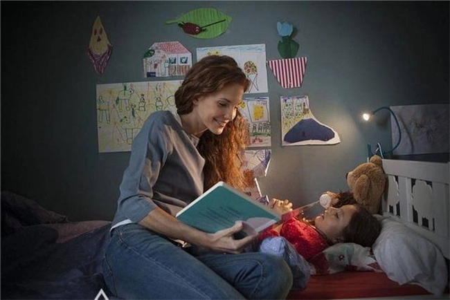 Nhìn cảnh con gái ngủ cùng bố bà mẹ choáng váng quyết tâm cho ngủ riêng - 4