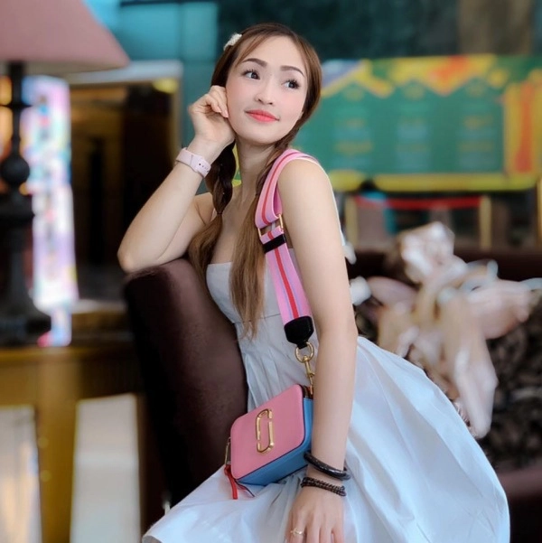 Nữ giám đốc xinh đẹp quản lý trăm tài xế nam u40 có 3 con vẫn như thiếu nữ - 2