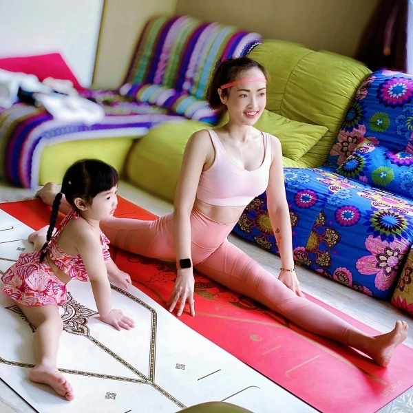 Nữ giám đốc xinh đẹp quản lý trăm tài xế nam u40 có 3 con vẫn như thiếu nữ - 10