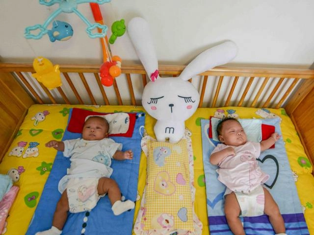 Ông bố giận tím người khi con đẻ ra lai tây xét nghiệm adn thì sự thật được sáng tỏ - 5