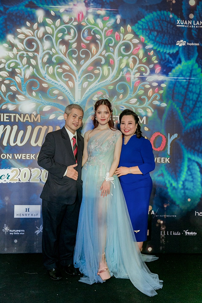 Sunny đan ngọc lột xác trong vai trò người mẫu khách mời trình diễn tại vietnam runway fashion week 2020 - 3