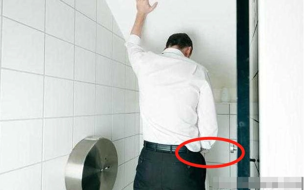 Thấy cảnh nhạy cảm con gái 8 tuổi hét ruột bố rơi ra mẹ trẻ đỏ mặt nhanh trí đáp - 2