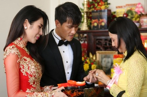 Thuỷ tiên ngày bé bị xâm hại lấy công vinh bị chỉ trích giờ con học trường nửa tỷnăm - 4