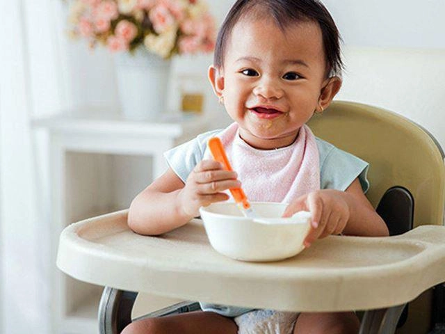 Trẻ mấy tháng ăn được váng sữa bí kíp cho trẻ ăn váng sữa đúng cách - 1