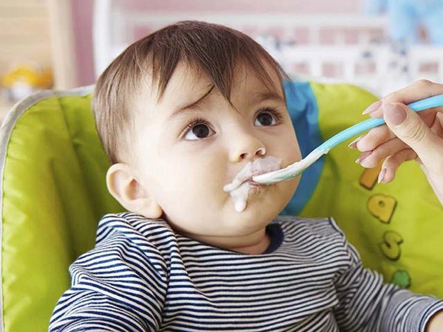 Trẻ mấy tháng ăn được váng sữa bí kíp cho trẻ ăn váng sữa đúng cách - 3