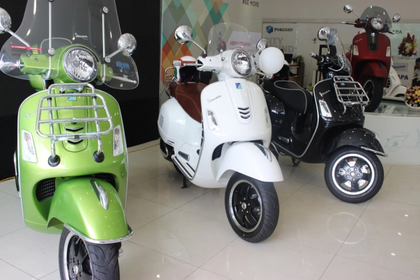 Vespa gts 300 abs và sh 300i - sức cạnh tranh về công nghệ và giá - 2