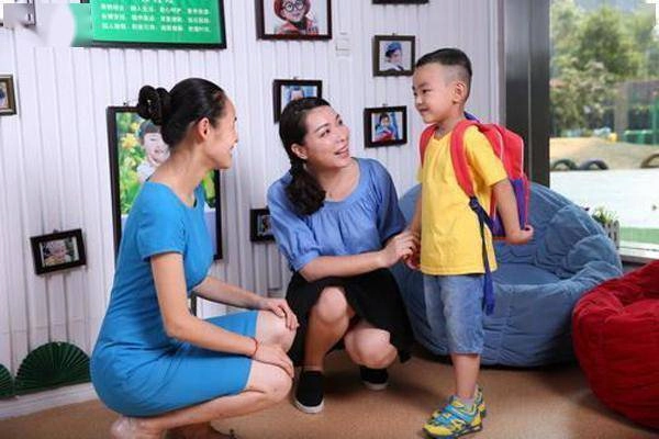 Vợ đi đón con chưa về ông bố nhận tin nhắn của cô giáo liền không thể kiềm chế - 3
