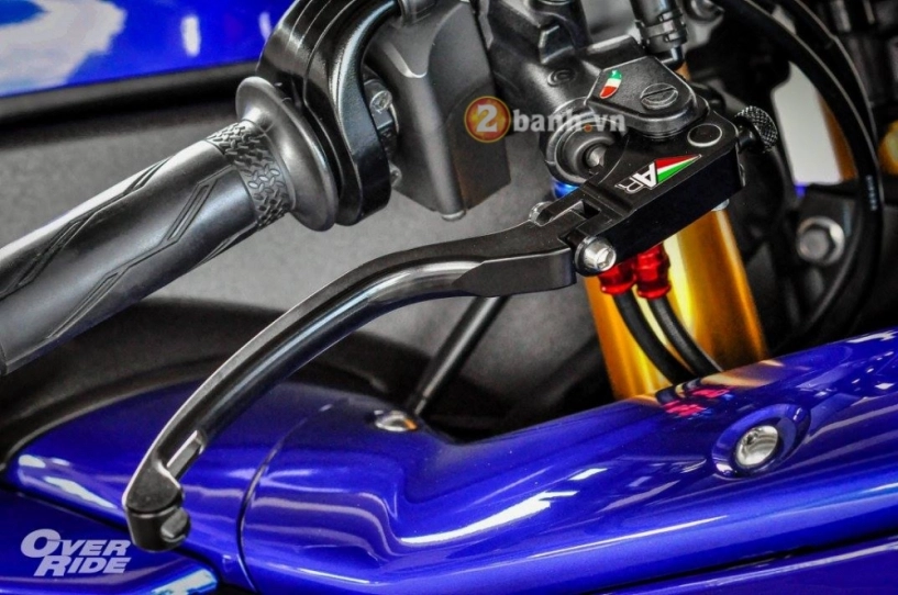 Yamaha r1 đầy ấn tượng trong bản độ blue arrow - 5