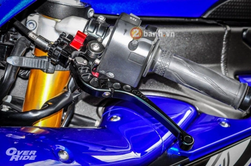 Yamaha r1 đầy ấn tượng trong bản độ blue arrow - 6