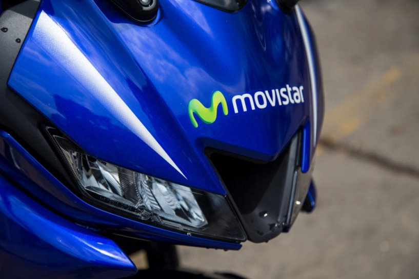 Yamaha r15 2017 phiên bản movistar về vn với giá bán hơn 110 triệu đồng - 1