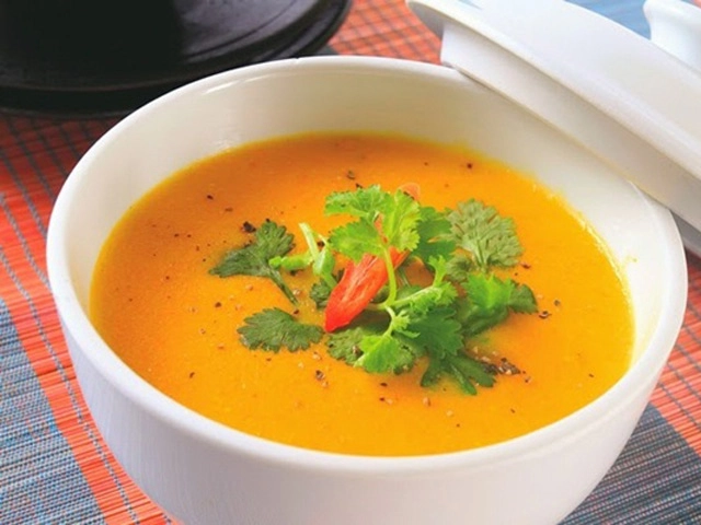 3 cách nấu cháo trứng gà cà rốt cho bé ăn dặm đơn giản - 8