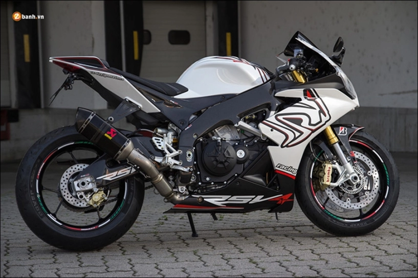 Aprilia rsv4 độ nhẹ nhàng thanh thoát bên tông màu trắng tinh khôi - 3