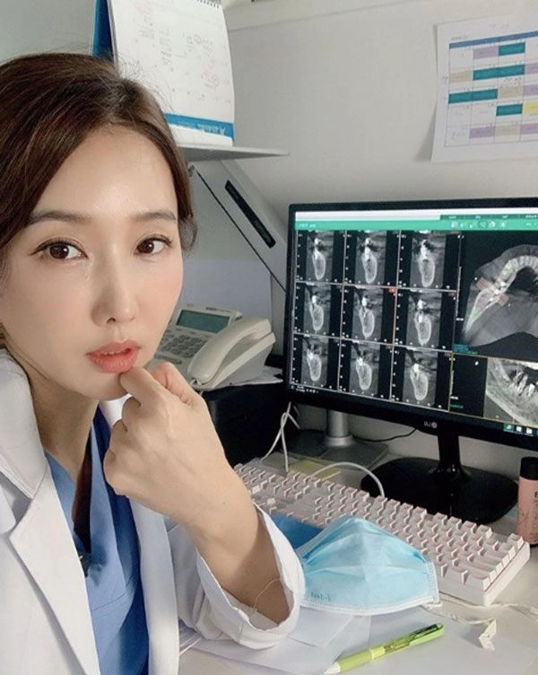 Bà mẹ 7x có con gái lớn vẫn bị các thanh niên vào tán tỉnh đòi yêu - 1