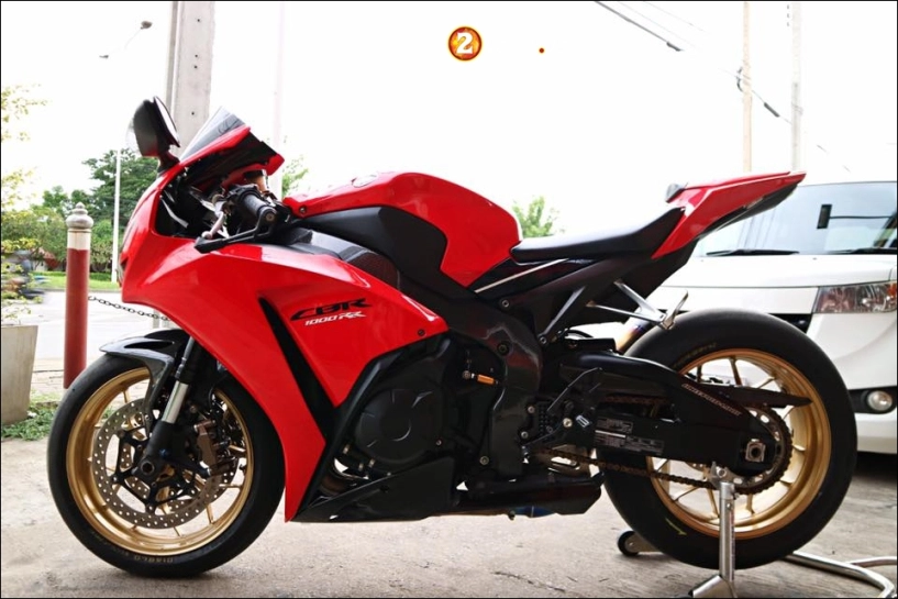 Cbr1000rr - con bò rừng sở hữu nước rút đầy bạo lực - 14