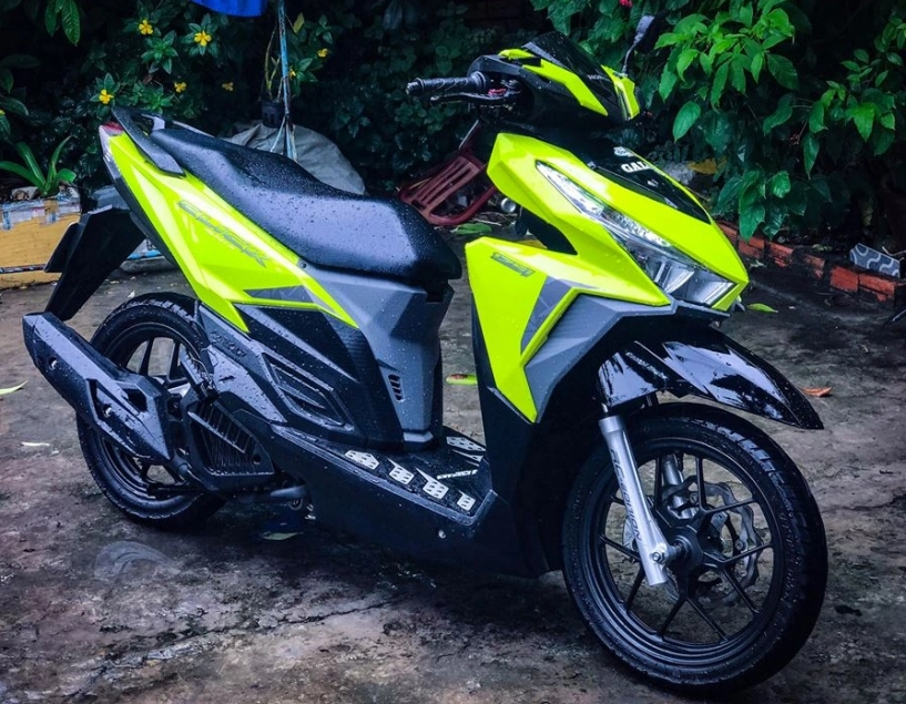 Click 125i độ đẹp ấn tượng với bộ cánh xanh neon đầy nổi bật - 2
