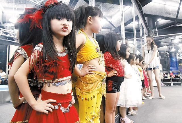 Cô bé 6 tuổi thành hoa hậu nhí thái lan giờ nhìn ảnh đời thường ai cũng suy nghĩ lại - 9