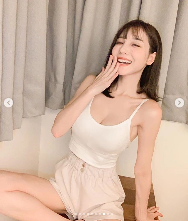 Con gái dậy thì xinh đẹp diện quần ngắn nấu ăn trong bếp cư dân mạng bố sướng quá - 8