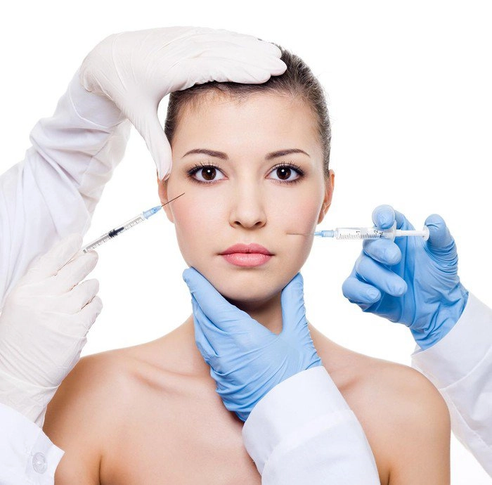 Đu mốt bơm môi gợi cảm vợ ưng hoàng phúc bị chồng la có cô dày cộm cứng đờ - 12