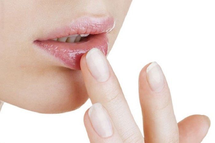 Đu mốt bơm môi gợi cảm vợ ưng hoàng phúc bị chồng la có cô dày cộm cứng đờ - 14