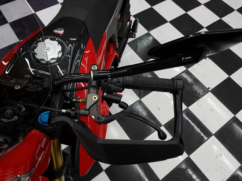 Ducati hypermotard 939 độ- siêu xe đa zi năng hoàn hảo cùng trang bị touring - 4