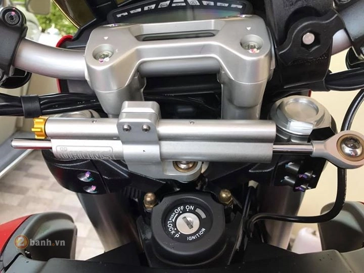 Ducati hypermotard 939 vẻ đẹp được hoàn chỉnh sau khi qua tay biker thái - 5