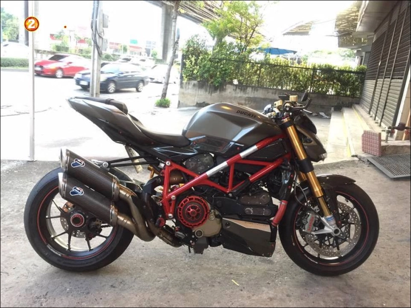 Ducati streetfighter s vẻ đẹp lạnh lùng từ kẻ ngự trị đường phố - 2