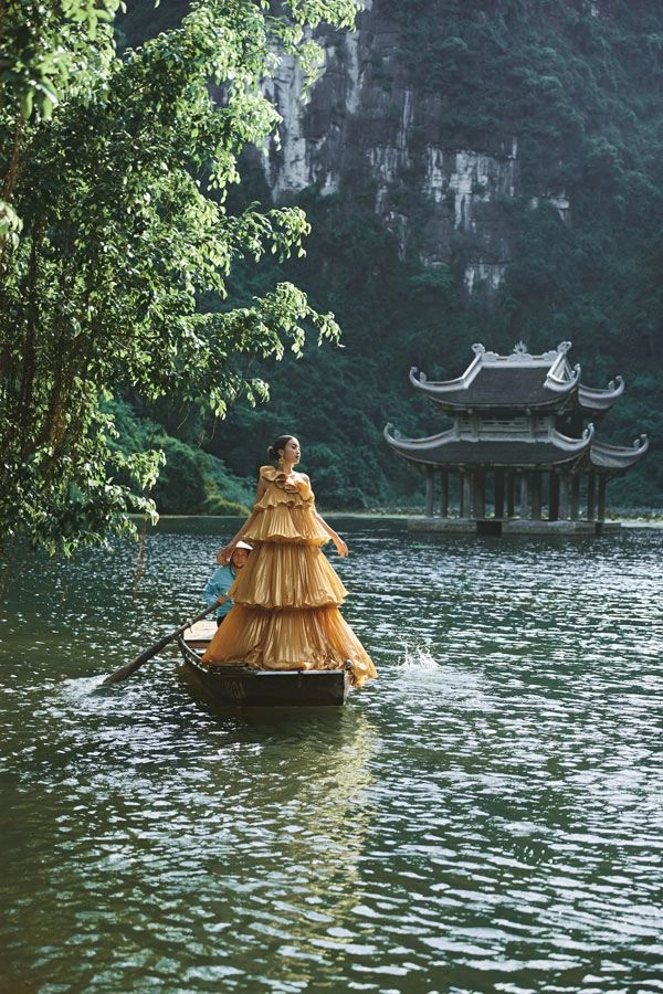Giám khảo trẻ nhất lịch sử hoa hậu việt nam và cuộc lội ngược dòng nhan sắc lẫn phong cách - 7